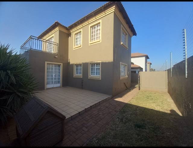 2 BEDROOM FREEHOLD FOR SALE IN BRAKPAN NORTH